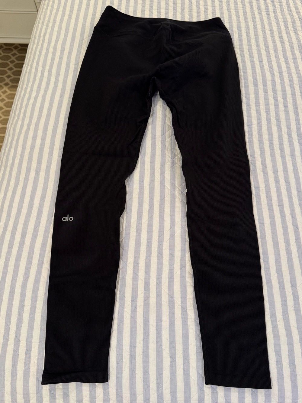 Alo Ribbed Leggings - Picture 3 of 3